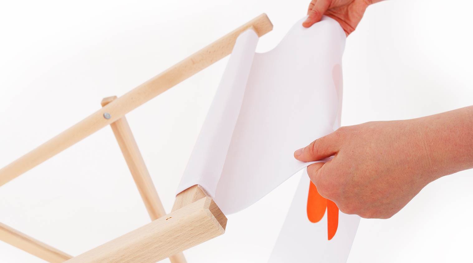 Interchangeable print with velcro fastening